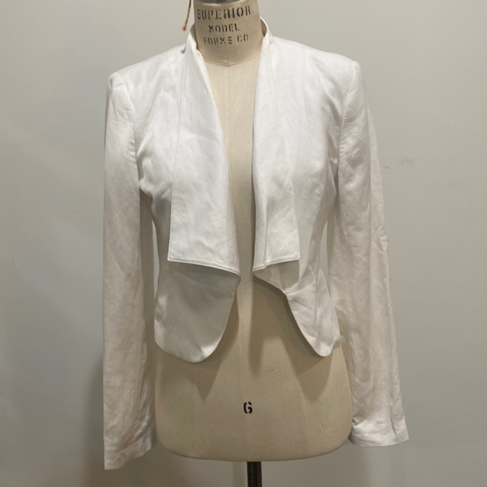BCBG white linen cropped blazer size 4